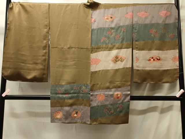 平和屋着物▼創作着物　訪問着　駒刺繍　絞り　横段草花文　金彩　正絹　逸品　未使用　CABL3077in