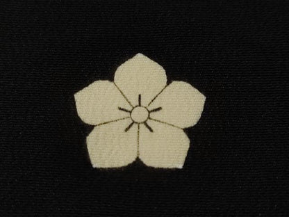 平和屋着物■豪華黒留袖　駒刺繍　扇草花文　暈し染め　金彩　正絹　逸品　CABL3530ev