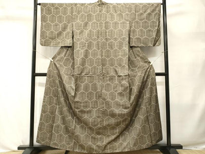 平和屋着物■本場大島紬　7マルキ　亀甲重ね　胴抜き仕立て　正絹　逸品　CABL3783ev