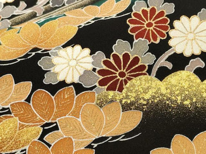 平和屋着物■豪華黒留袖　枝松遠山花唐草文　暈し染め　金彩　正絹　逸品　CABL3979ev
