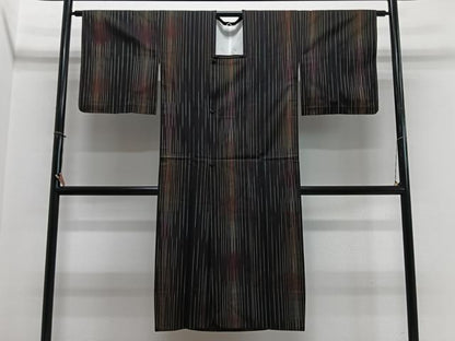 平和屋着物＃道行コート　雨コート　縞　黒地　ロング丈　正絹　逸品　CABL4056ua