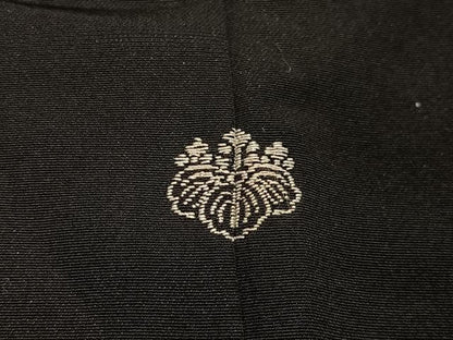 平和屋着物＃羽織　駒刺繍　花鼓　黒地　金彩　正絹　逸品　CABL4145ua
