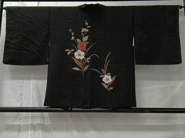 平和屋着物＃羽織　草花文　黒地　金彩　正絹　逸品　CABL4160ua