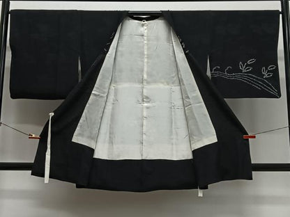 平和屋着物＃道行コート　絞り　流水枝花文　黒地　正絹　逸品　CABL4265ua