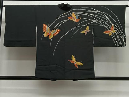平和屋着物＃羽織　駒刺繍　舞蝶文　黒地　金彩　正絹　逸品　CABL4274ua