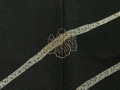 平和屋着物＃羽織　駒刺繍　舞蝶文　黒地　金彩　正絹　逸品　CABL4274ua