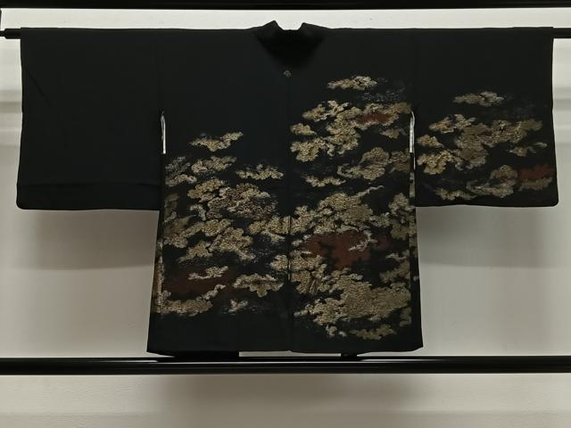 平和屋着物＃羽織　寿光織　雲取り文　黒地　金糸　正絹　逸品　CABL4339ua