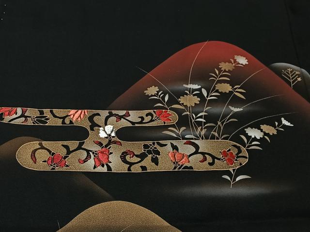 平和屋着物＃羽織　刺繍　遠山エ霞草花文　黒地　金彩　正絹　逸品　未使用　CABL4400ua
