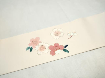 平和屋着物●塩瀬　九寸名古屋帯　舞桜文　金彩　正絹　逸品　CABL5057hy