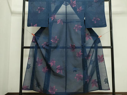 平和屋着物＊夏物　小紋　紗　舞楓文　正絹　逸品　CABL5607ou