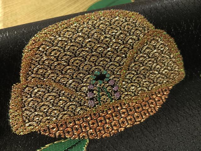 平和屋着物●西陣　六通柄袋帯　椿　黒地　金糸　証紙付き　正絹　逸品　未使用　CABL6209vp