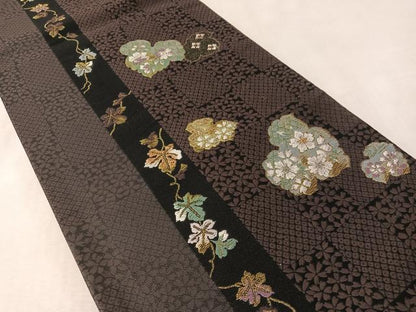 平和屋着物▽両面　六通柄袋帯　スリーシーズン　春夏秋　唐織　市松蔦の葉文　黒地　金糸　やまと誂製　正絹　逸品　CABL6226vp