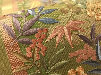平和屋着物●西陣　京の名門　じゅらく謹製　六通柄袋帯　駒刺繍　葡萄笹花間道　金糸　正絹　逸品　未使用　CABL6246vp