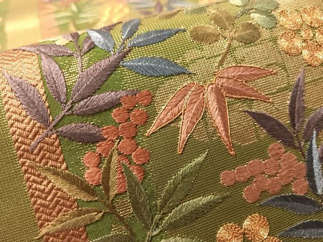 平和屋着物●西陣　京の名門　じゅらく謹製　六通柄袋帯　駒刺繍　葡萄笹花間道　金糸　正絹　逸品　未使用　CABL6246vp