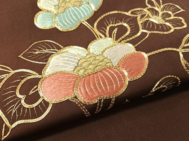 平和屋着物●塩瀬　九寸名古屋帯　総刺繍　駒刺繍　草花文　金糸　正絹　逸品　CABL6364vp