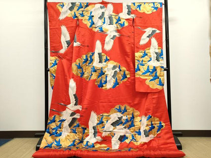 平和屋本店●色打掛　お引きずり　和装　婚礼　結婚式　花嫁　神社挙式　雲取り飛鶴文　金彩　逸品　CABL8069ze