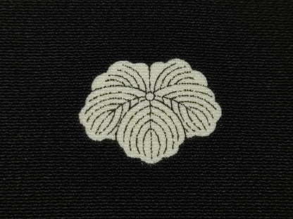 平和屋着物●豪華黒留袖　駒刺繍　正倉院花文　金彩　そごう扱い　正絹　逸品　CABL8443ut