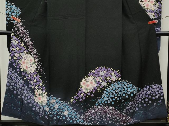 平和屋着物●豪華振袖　舞花文　暈し染め　黒地　金通し地　鈴乃屋扱い　正絹　逸品　CABL8450ut
