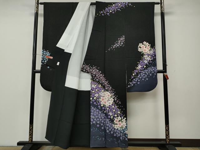 平和屋着物●豪華振袖　舞花文　暈し染め　黒地　金通し地　鈴乃屋扱い　正絹　逸品　CABL8450ut