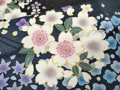 平和屋着物●豪華振袖　舞花文　暈し染め　黒地　金通し地　鈴乃屋扱い　正絹　逸品　CABL8450ut