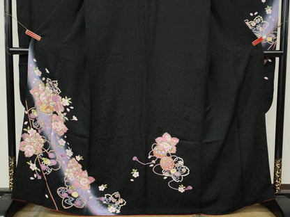 平和屋着物●豪華振袖　舞花鞠文　暈し染め　黒地　金彩　正絹　逸品　CABL8451ut