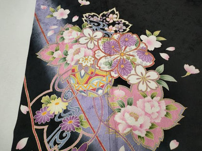 平和屋着物●豪華振袖　舞花鞠文　暈し染め　黒地　金彩　正絹　逸品　CABL8451ut