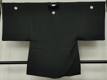 平和屋着物●男性　黒紋付・羽織セット　羽裏：切嵌動物花文　大丸扱い　正絹　逸品　CABL8609ut