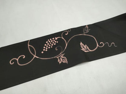 平和屋着物●九寸名古屋帯　ろうけつ染　葡萄蔦の葉文　黒地　正絹　逸品　CABL9657hy