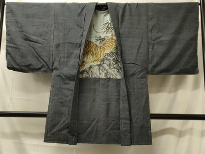 平和屋着物＃男性　長羽織　紬地　霞文　羽裏：虎　正絹　逸品　未使用　CABM0212in