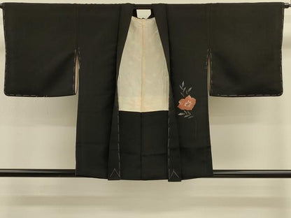 平和屋着物＃羽織　草花文　黒地　正絹　逸品　CABM0260in