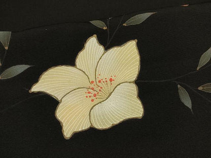 平和屋着物＃羽織　草花文　黒地　正絹　逸品　CABM0260in