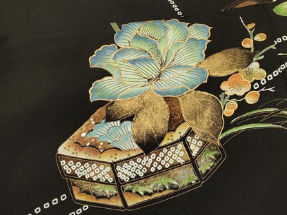 平和屋着物＃羽織　貝桶花文　黒地　金彩　正絹　逸品　CABM0279in