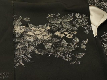 平和屋着物＃羽織　寿光織　草花文　黒地　金銀糸　正絹　逸品　CABM0372in