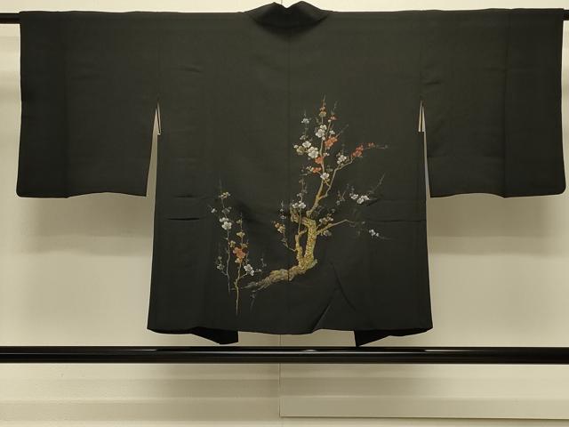 平和屋着物＃羽織　寿光織　槍梅文　黒地　金銀糸　正絹　逸品　CABM0376in