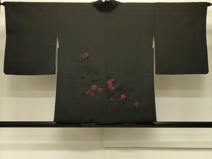 平和屋着物＃羽織　総刺繍　松皮菱枝花文　黒地　正絹　逸品　CABM0386in