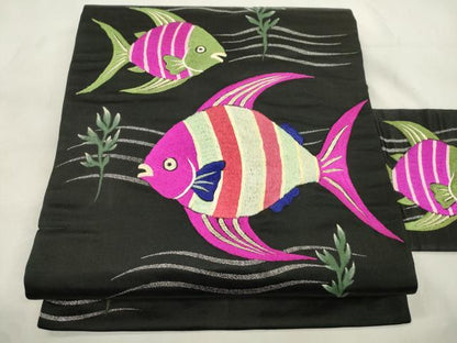平和屋着物●アンティーク　大正ロマン　九寸名古屋帯　刺繍　エンゼルフィッシュ　黒地　金彩　正絹　逸品　CABM0611dy