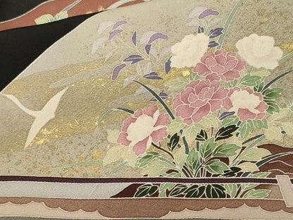 平和屋着物■豪華黒留袖　作家物　駒刺繍　地紙流水草花文　金彩　正絹　逸品　CABM1294ev