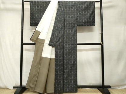 平和屋着物■本場大島紬　7マルキ　幾何学文　正絹　逸品　CABM1313ev