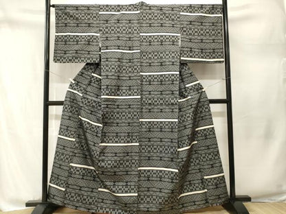 平和屋着物■上質な紬　幾何学横段文　黒地　正絹　逸品　CABM1790ev