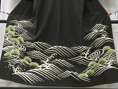 平和屋着物■豪華黒留袖　立波浜松文　金彩　正絹　逸品　CABM2138xe