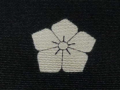 平和屋着物■豪華黒留袖　駒刺繍　草花文　金銀彩　正絹　逸品　CABM2244xe