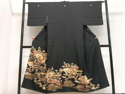 平和屋着物■豪華黒留袖　駒刺繍　地紙立波梅松文　金彩　正絹　逸品　CABM2335xe
