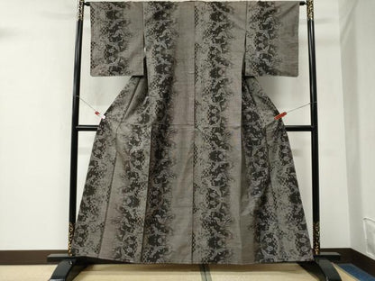 平和屋着物●本場大島紬　9マルキ　鳳凰吉祥草花文　正絹　逸品　未使用　CABM3608yc