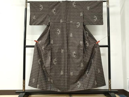 平和屋着物●本場大島紬　9マルキ　花唐草文　正絹　逸品　CABM3743yc
