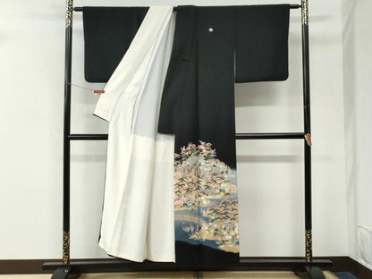 平和屋着物●本加賀友禅作家　鶴見保次　黒留袖　樹林渡り橋風景文　暈し染め　正絹　逸品　CABM3781yc