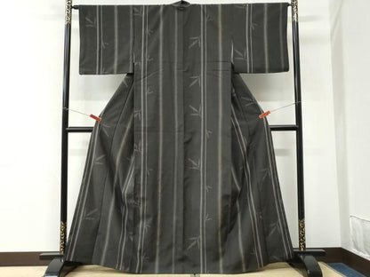 平和屋着物●上質な紬　80亀甲　枝葉文　黒地　正絹　逸品　CABM3796yc