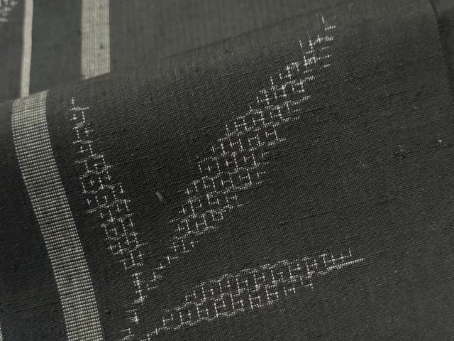 平和屋着物●上質な紬　80亀甲　枝葉文　黒地　正絹　逸品　CABM3796yc