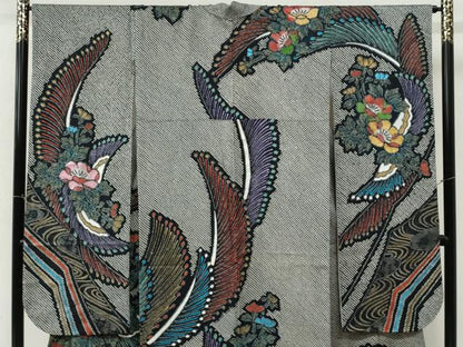 平和屋着物●豪華振袖　絞り　孔雀花文　黒地　金彩　正絹　逸品　CABM3799yc