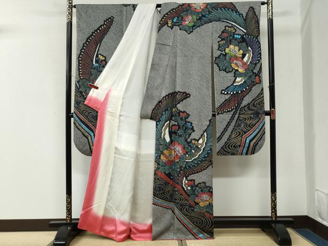 平和屋着物●豪華振袖　絞り　孔雀花文　黒地　金彩　正絹　逸品　CABM3799yc