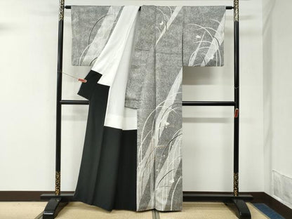 平和屋着物●訪問着　駒刺繍　露芝舞蝶文　たたき染め　金彩　正絹　逸品　CABM3902yc